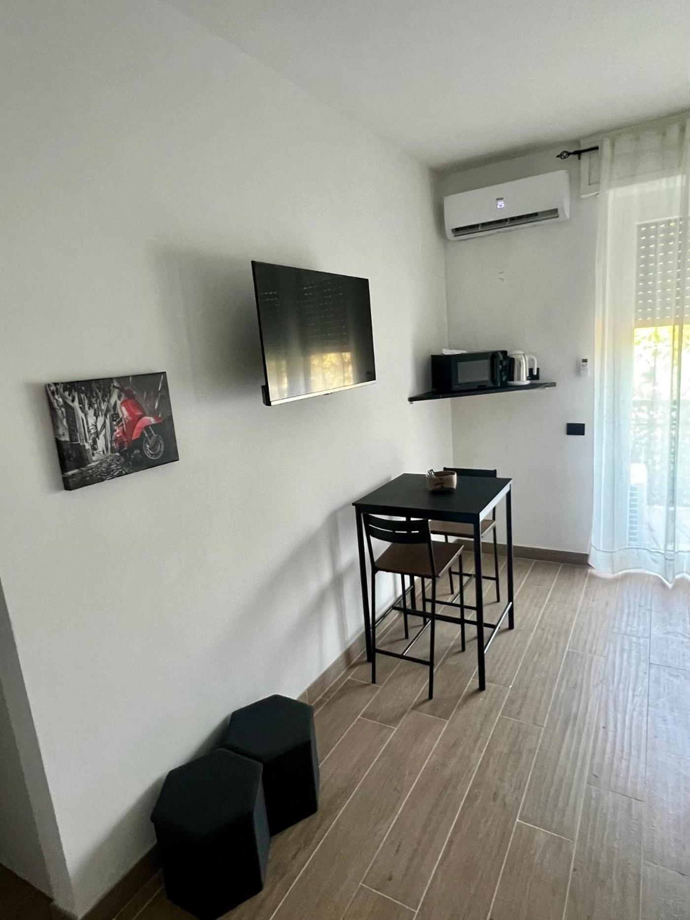 Moderno Ed Elegante Loft Con Balcone Apartment Milan Exterior photo